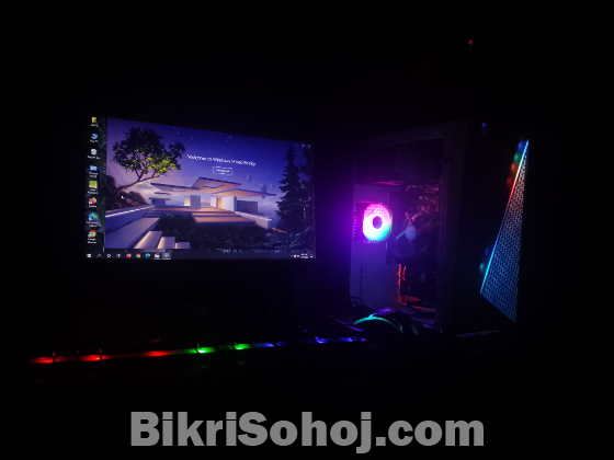 ব্যবহার করা কম্পিউটার। পারফরম্যান্স ভালো, কোনো ত্রুটি নেই।